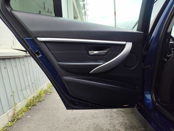 2019 BMW 3 серии 318d VI (F3x) Рестайлинг, синий, 1600000 рублей - вид 15