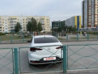 2019 Hyundai Elantra VI (AD) Рестайлинг, белый, 1650000 рублей, вид 4