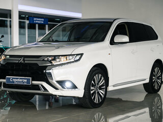 2022 Mitsubishi Outlander III Рестайлинг 3, белый, 2650000 рублей, вид 1