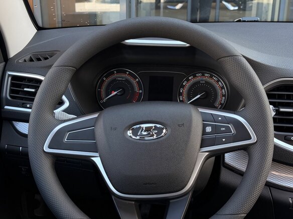 2026 Lada (ВАЗ) Vesta I Рестайлинг (NG), чёрный, 1616000 рублей - вид 11