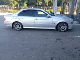 2003 BMW 5 серии 520i IV (E39) Рестайлинг, серебристый, 1450000 рублей, вид 4