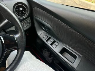 2018 Toyota Vitz III (XP130) Рестайлинг, серый, 950000 рублей, вид 3