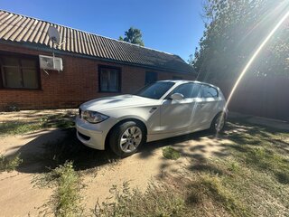2009 BMW 1 серии 116i I (E81/E82/E87/E88) Рестайлинг, белый, 700000 рублей, вид 4