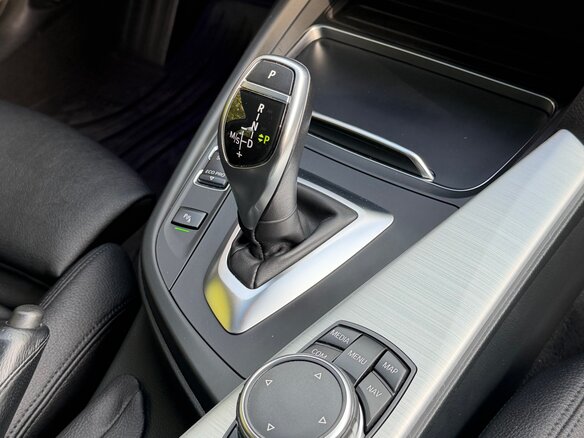 2016 BMW 3 серии 330i VI (F3x) Рестайлинг, серебристый - вид 30