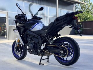 2025 Yamaha MT-09 Tracer (FJ-09), синий, 1970000 рублей, вид 5