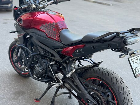 2015 Yamaha MT-09 Tracer (FJ-09), красный, 785000 рублей, вид 4