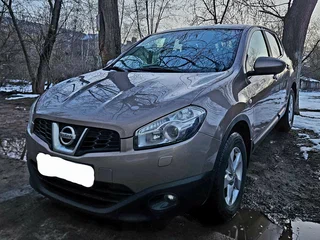 2013 Nissan Qashqai I Рестайлинг, коричневый, 970000 рублей, вид 1