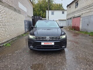 2019 Volkswagen Tiguan II, чёрный, 3350000 рублей, вид 2