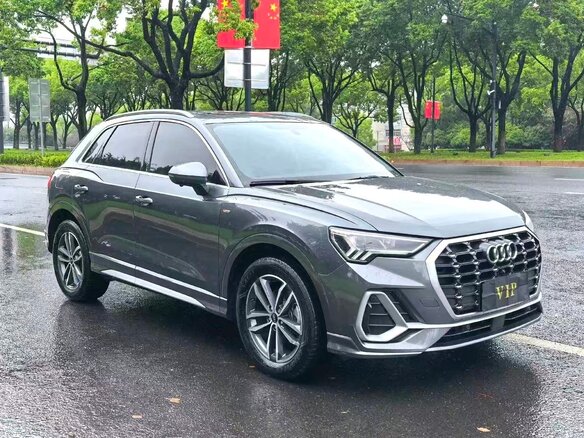 2022 Audi Q3 35 TFSI II (F3), серый, 2560000 рублей - вид 2