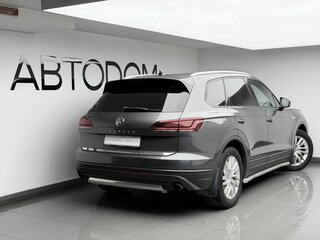 2019 Volkswagen Touareg III, серый, 4239000 рублей, вид 4
