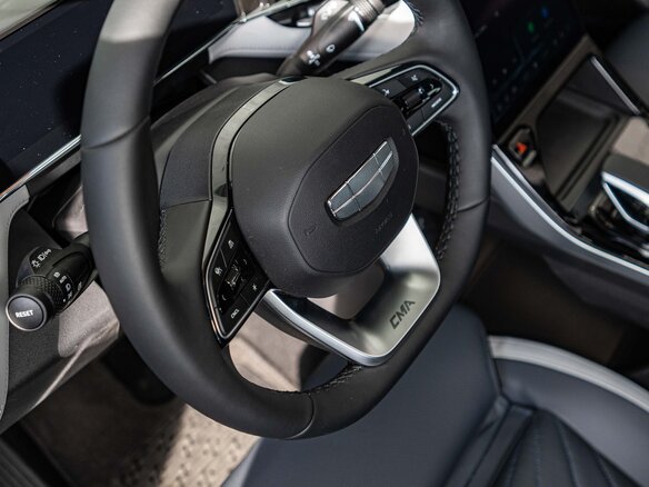2026 Geely Atlas II, чёрный, 4119990 рублей - вид 25
