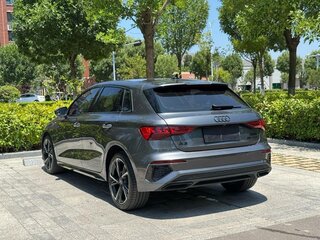 2023 Audi A3 Sportback 35 TFSI IV (8Y), серебристый, 1850100 рублей, вид 4