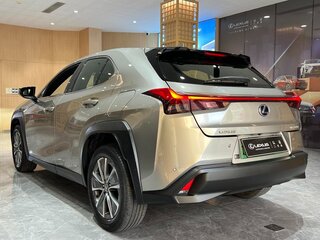 2022 Lexus UX 300e I, бежевый, 2695000 рублей, вид 4