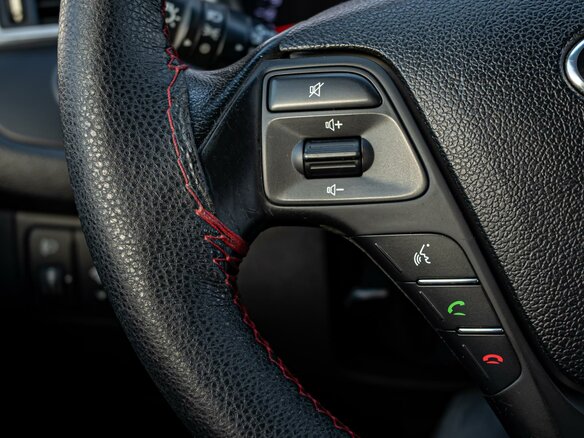 2017 Kia Ceed II Рестайлинг, белый, 1439000 рублей - вид 16