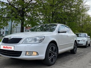2012 Skoda Octavia II (A5) Рестайлинг, белый, 800000 рублей, вид 1