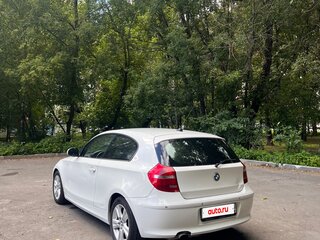 2011 BMW 1 серии 116i I (E81/E82/E87/E88) Рестайлинг, белый, 590000 рублей, вид 5