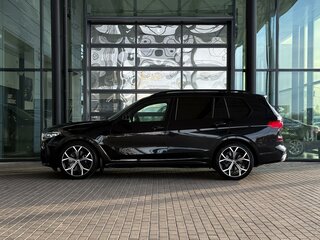 2020 BMW X7 40i I (G07), чёрный, 6950000 рублей, вид 4