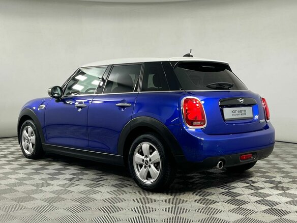 2020 Mini Hatch Cooper III (F55/F56) Рестайлинг, синий, 1899000 рублей - вид 5
