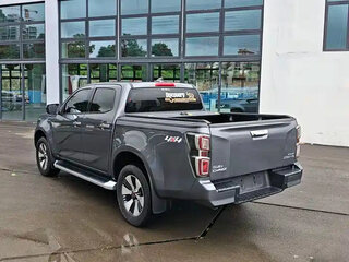 2023 Isuzu D-Max III, серый, 2690222 рублей, вид 4