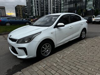 2017 Kia Rio IV, белый, 900000 рублей, вид 2