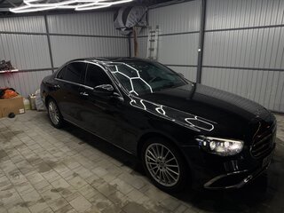 2020 Mercedes-Benz E-Класс 250 V (W213, S213, C238) Рестайлинг, чёрный, 3800000 рублей, вид 3