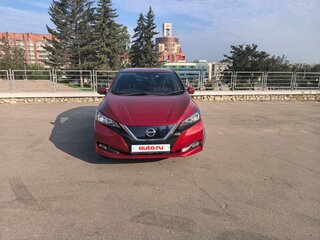 2018 Nissan Leaf II (ZE1), красный, 1900000 рублей, вид 1