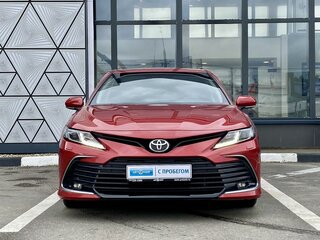 2021 Toyota Camry VIII (XV70) Рестайлинг, красный, 2799000 рублей, вид 2