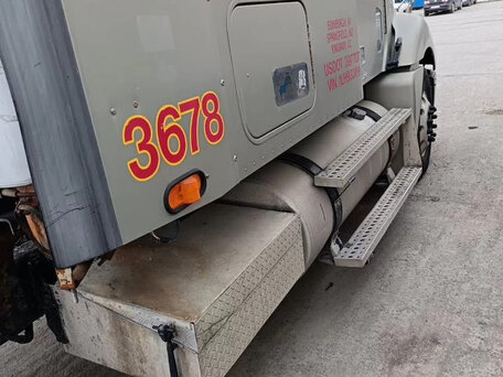 2001 Freightliner Columbia, серебристый, 1100000 рублей, вид 4