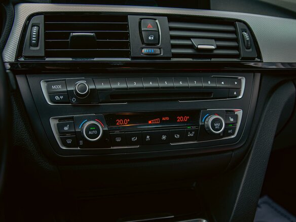 2014 BMW 3 серии 320i xDrive VI (F3x), белый, 1655000 рублей - вид 16