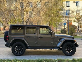 2023 Jeep Wrangler 4xe IV (JL) Рестайлинг, серый, 6500000 рублей, вид 4
