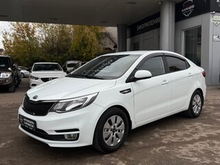 2015 Kia Rio III Рестайлинг, белый, 1080000 рублей, вид 2