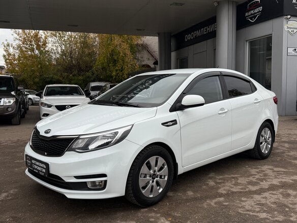 2015 Kia Rio III Рестайлинг, белый, 1080000 рублей - вид 1