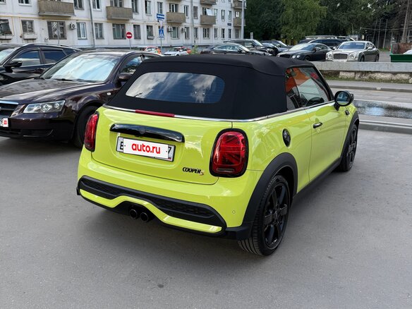 2021 Mini Cabrio Cooper S III Рестайлинг 2, зелёный, 3990000 рублей - вид 11