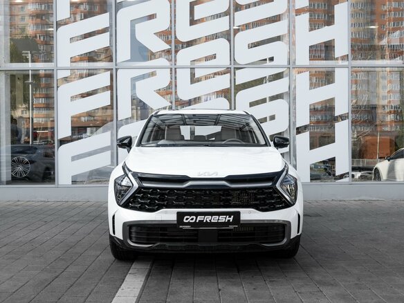 2026 Kia Sportage V Рестайлинг, белый, 3832500 рублей - вид 2