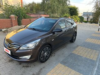 2015 Hyundai Solaris I Рестайлинг, коричневый, 800000 рублей, вид 1
