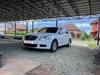 2013 Skoda Octavia II (A5) Рестайлинг, белый, 1050000 рублей, вид 1
