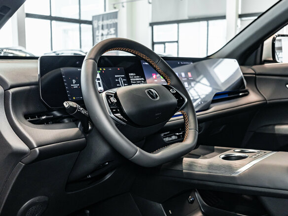 2025 Changan CS75 Plus IV, коричневый, 4339900 рублей - вид 12