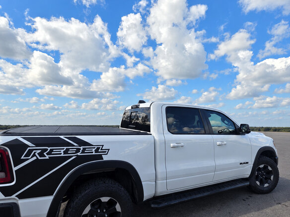 2022 Ram 1500 Crew Cab eTorque V, белый, 6900000 рублей - вид 6