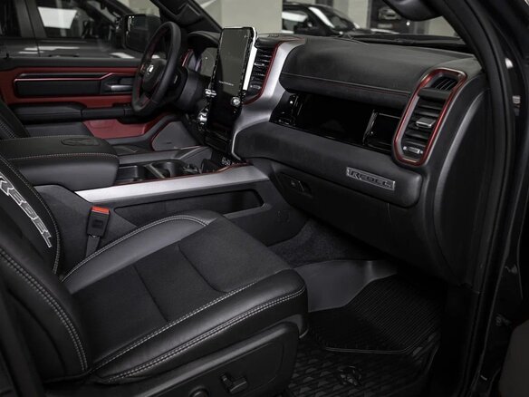 2025 Ram 1500 Crew Cab V Рестайлинг, синий, 8490000 рублей - вид 25