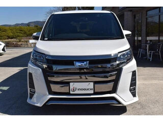 2021 Toyota Noah III (R80) Рестайлинг, белый, 2110000 рублей, вид 2
