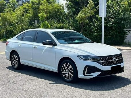 2023 Volkswagen Lavida III Рестайлинг, белый, 1750000 рублей, вид 1