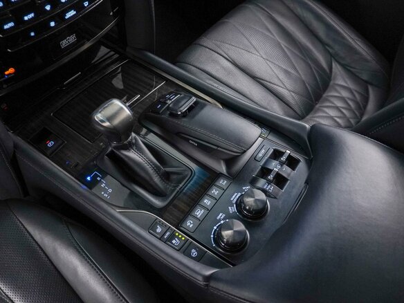 2021 Lexus LX 570 III Рестайлинг 2, чёрный, 10799888 рублей - вид 15