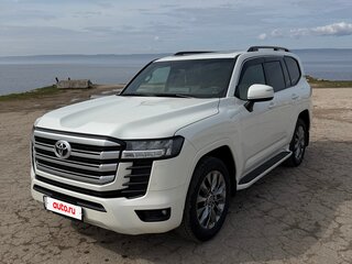 2021 Toyota Land Cruiser 300 Series, белый, 8990000 рублей, вид 3