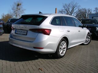 2024 Skoda Octavia IV (A8), серебристый, 3658000 рублей, вид 3