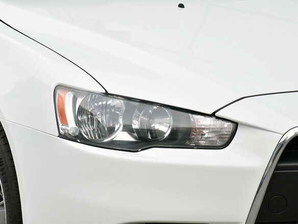 2011 Mitsubishi Lancer X Рестайлинг, белый - вид 5