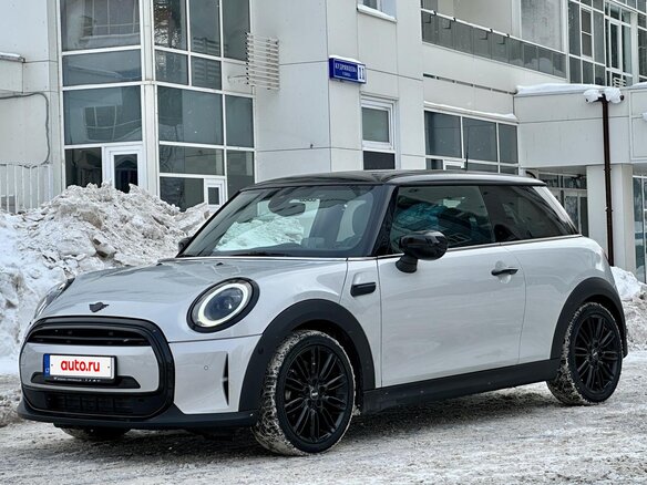 2022 Mini Hatch Cooper III (F55/F56) Рестайлинг 2, серебристый, 2850000 рублей - вид 28