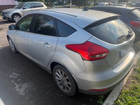 2017 Ford Focus III Рестайлинг, серебристый, 1250000 рублей - вид 3
