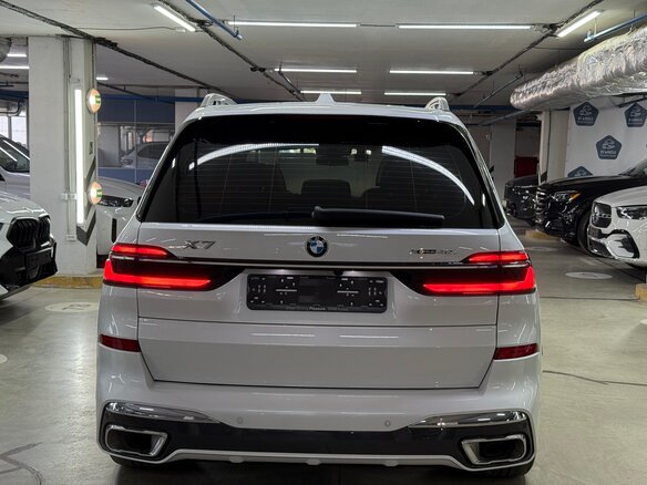 2023 BMW X7 40i I (G07) Рестайлинг, белый, 15490000 рублей - вид 6