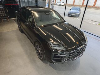 2026 Porsche Cayenne III Рестайлинг, чёрный, 22990000 рублей, вид 4