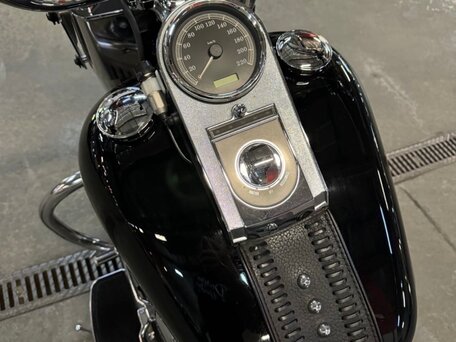 2009 Harley-Davidson Fat Boy, чёрный, 985000 рублей, вид 3